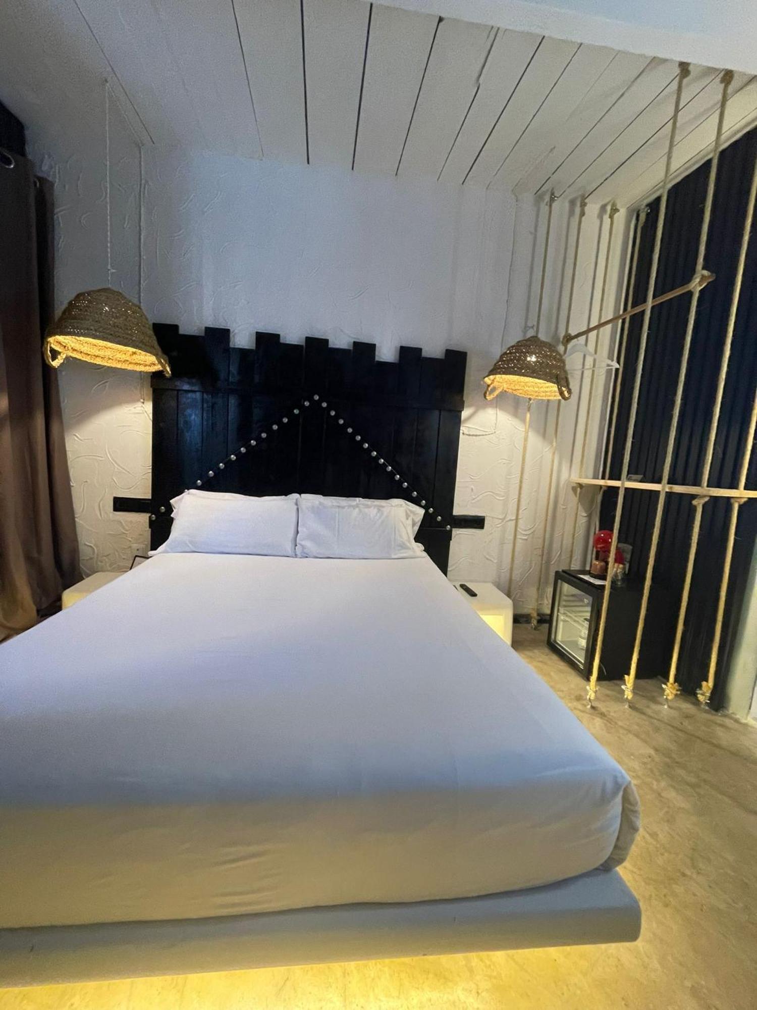 Sant Francesc de s'Estany Paiise Hotels מראה חיצוני תמונה